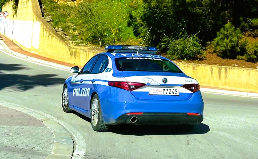 Caltanissetta, bimbo di quattro mesi salvato dalla Polizia dopo una crisi respiratoria