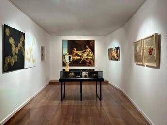 Arte, alla Galleria d’Arte Contini a Cortina la mostra “…Tutto ciò che luccica”