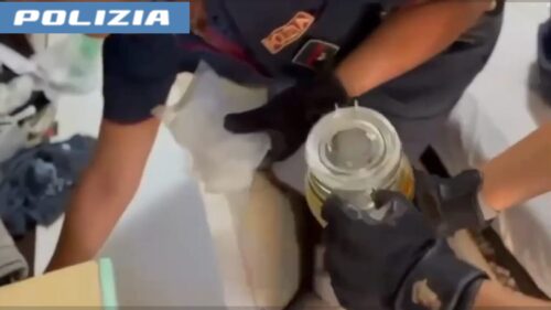 Droga in un box in via Puglia a Catania, arrestato 50enne