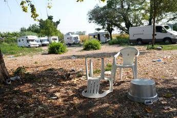 Donna investita e uccisa a Milano, famiglie con minori lasciano campo rom