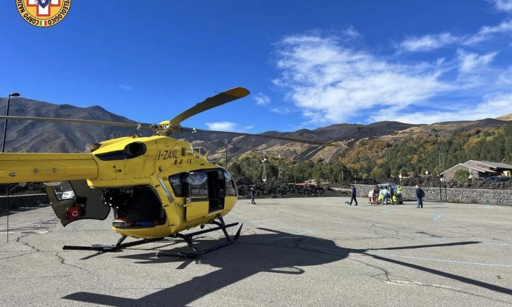 Infarto sull’Etna a quota 2800 metri: escursionista di 65 anni soccorso e trasferito in elisoccorso a Catania