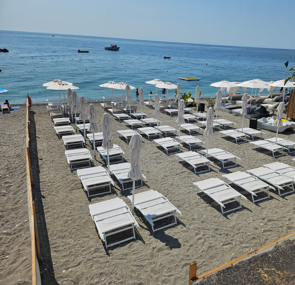 Lidi balneari deserti: il Codacons lancia l’allarme sui prezzi troppo alti