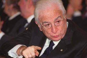 Francesco Cossiga, il 17 agosto del 2010 l’addio al ‘picconatore’: 40 anni fa l’elezione al Quirinale