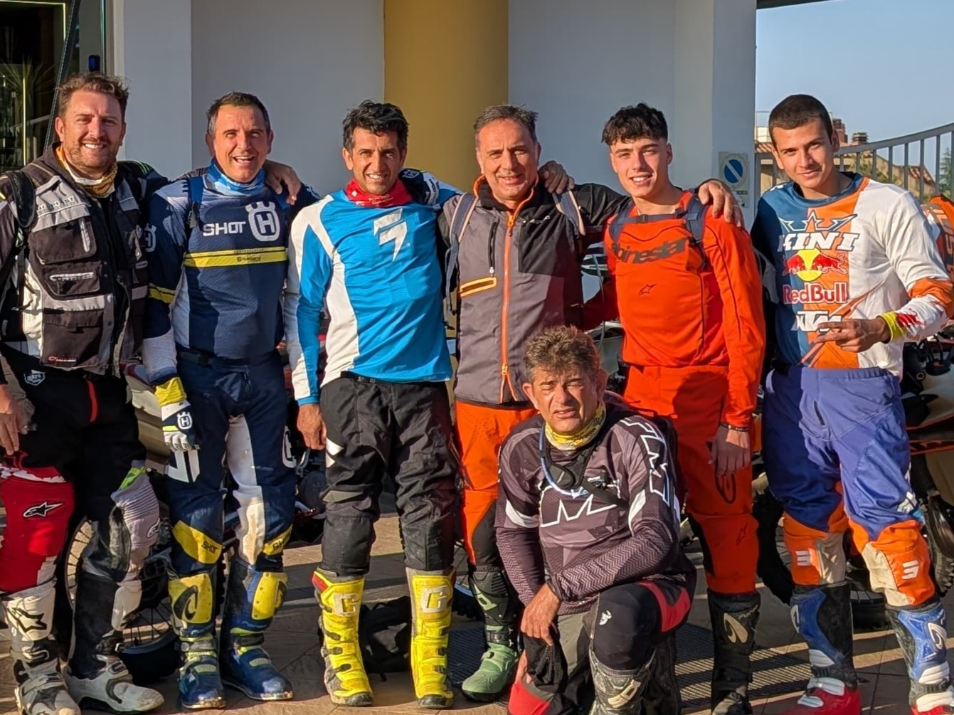 Sicilia selvaggia in sella: sette enduristi da Caltanissetta attraverso le Madonie fino al mare, tra polvere, fatica e meraviglia