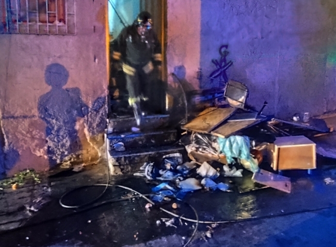 Caltanissetta, incendio in un’abitazione del centro storico: paura ma nessun ferito