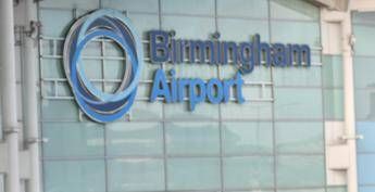 Incidente aereo a Birmingham, lo scalo chiude temporaneamente