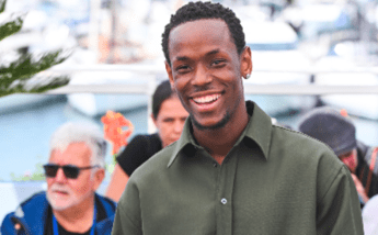 Micheal Ward in tribunale, l’attore britannico accusato di stupro e aggressione sessuale