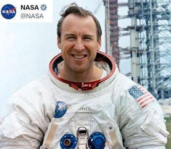 Morto l’astronauta Jim Lovell, comandante dell’Apollo 13: l’annuncio della Nasa