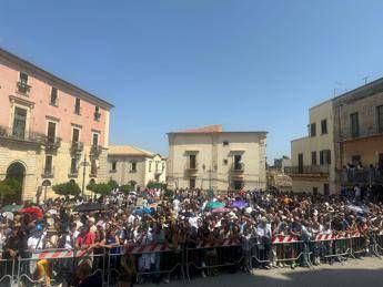 Pippo Baudo, alle 16 i funerali. Padre spirituale: “Ultime settimane di grande sofferenza”