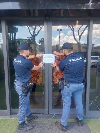 Roma, spunta un topo nella sala di un ristorante cinese al Prenestino: sequestrato il locale