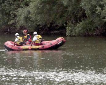 Si tuffa nell’Adda, ma non riemerge: muore a 27 anni. Altra vittima anche nel Ticino