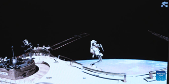 Successo per gli astronauti di Shenzhou-20: completata la terza passeggiata spaziale