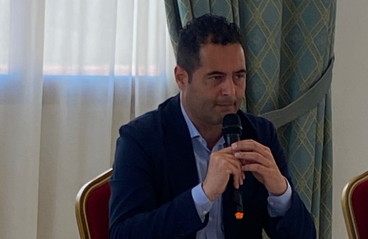 Incendio doloso del punto vendita “Zangaoloro”, il sindaco Di Stefano: “Un gesto vile; solidarietà e sostegno a chi investe nel territorio”