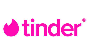 Tinder svela l’identikit del single estivo: le regole dell’amore tra mare, montagna e relax
