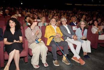 Venezia 2025, a sorpresa Coppola in sala: standing ovation