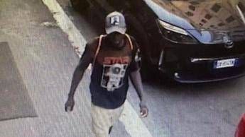 Violentata nel parco a Roma, fermato l’aggressore: “Ero drogato”