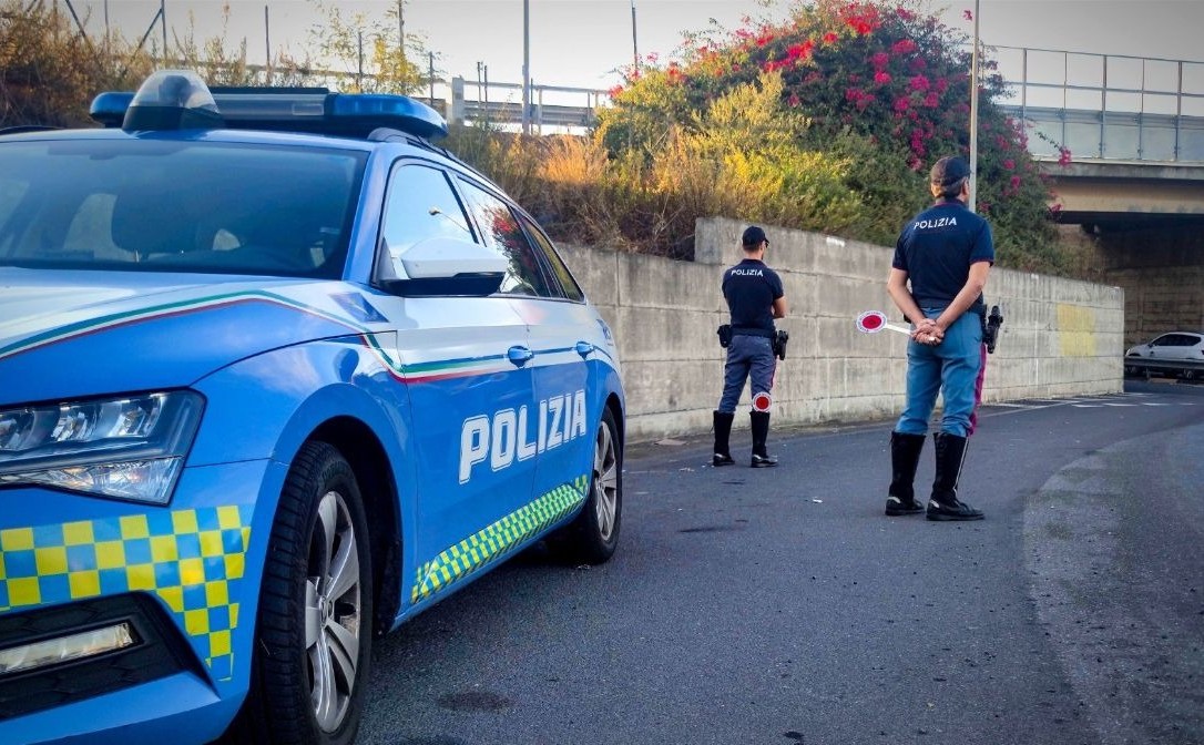 Incidente stradale, scontro sulla A18 Messina – Catania tra due auto: 7 i feriti