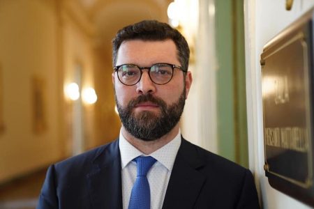 Manovra Ter. Antonio De Luca (M5S): “In archivio una delle pagine più buie dell’Ars, con la vergognosa ‘tagliola’ mai prima d’ora applicata a Sala d’Ercole”