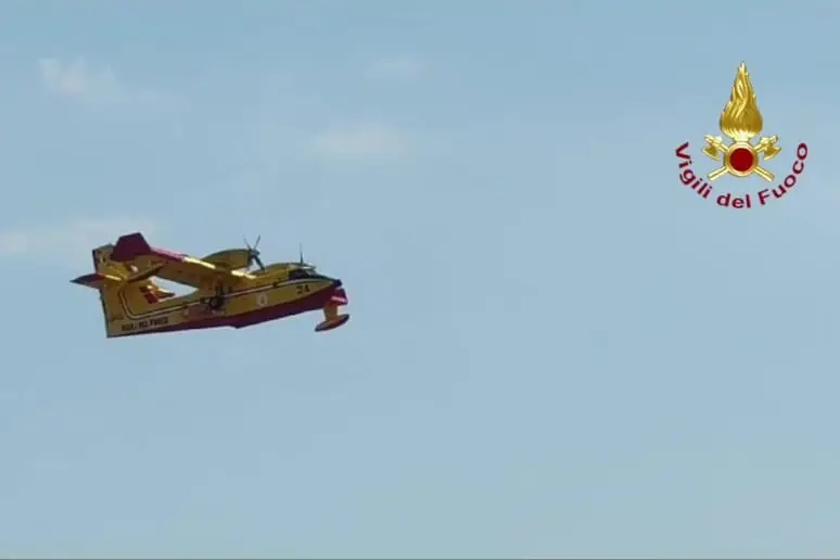 Incendio a Chiusa Sclafani, domato con elicotteri e Canadair