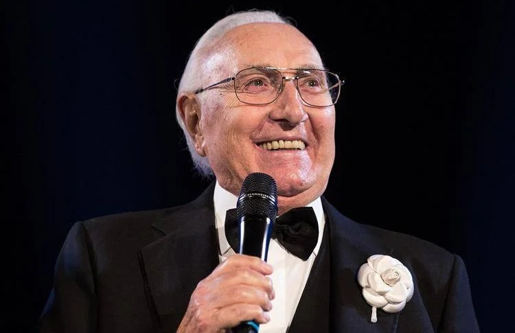 La salma di Pippo Baudo a Militello Val di Catania: camera ardente per l’ultimo omaggio e funerali