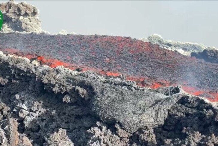 Probabili fontane di fuoco sull’Etna, scatta l’allerta: divieto di accesso sopra quota 2.500 metri