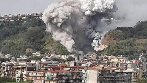 Scoppio fabbrica fuochi d’artificio. Feriti due Carabinieri e tre Vigili del fuoco
