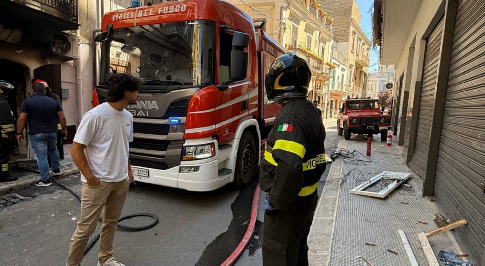 Donna morì per le ustioni, arrestato il figlio: “Le diede fuoco”