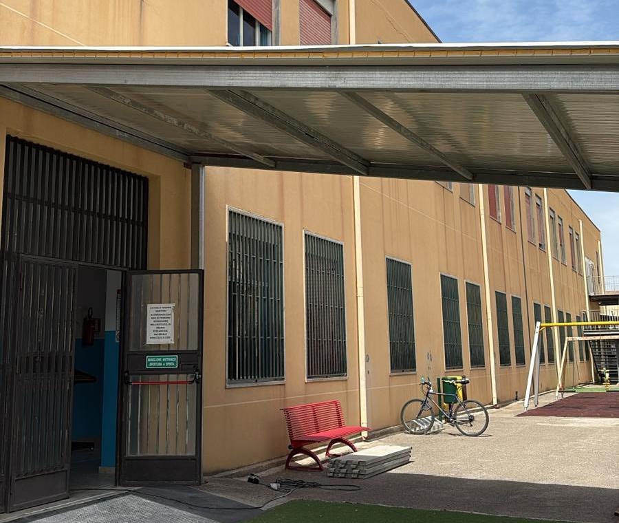 Sommatino. Completati i lavori di ripristino tettoie della scuola elementare nei due ingressi di via D’Annunzio