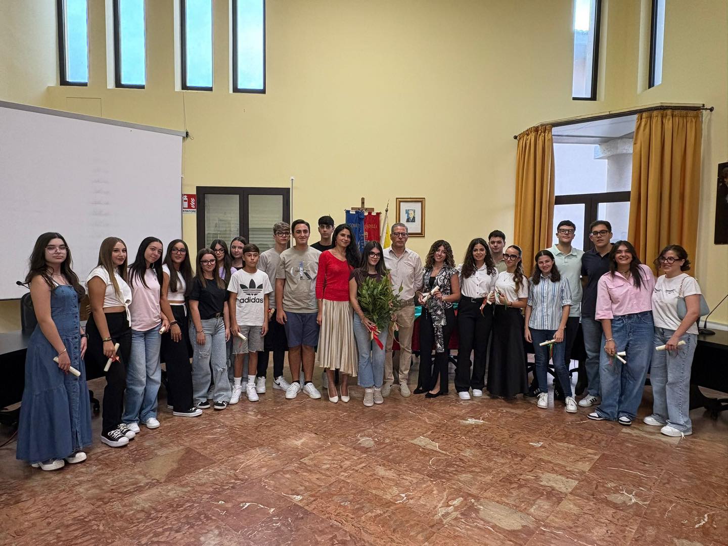 Delia. L’amministrazione comunale ha premiato gli alunni meritevoli nell’aula consiliare
