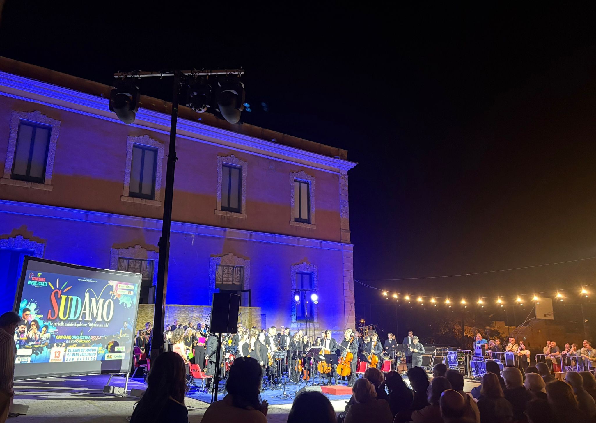 San Cataldo. Applausi alla Giovane Orchestra Sicula del maestro Raimondo Capizzi per  l’evento “SudAmo”