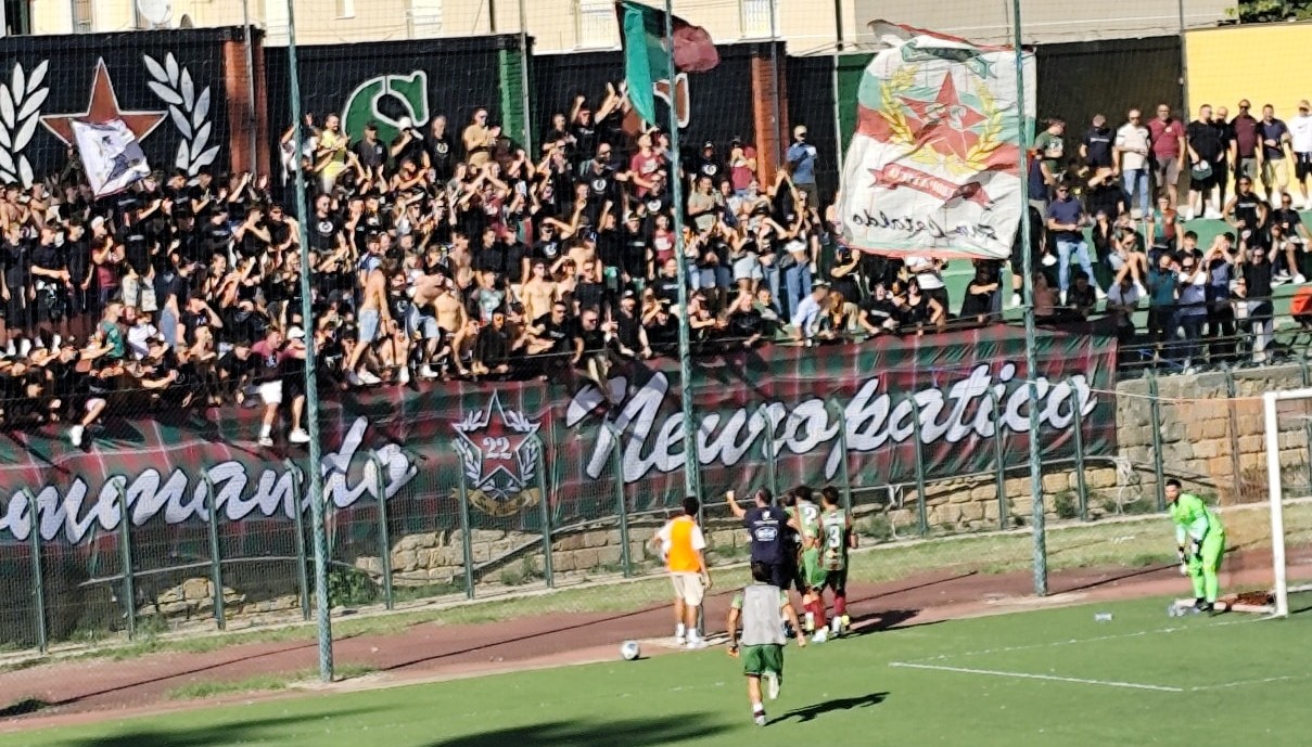 Serie D. La Sancataldese prima esulta con Viscuso, poi viene rimontata dal Messina con doppietta dell’ex Azzara e gol di Tourè