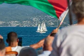 Appello di Mattarella alla Flotilla: “Non rischiate l’incolumità, consegnate aiuti al Patriarcato di Gerusalemme”