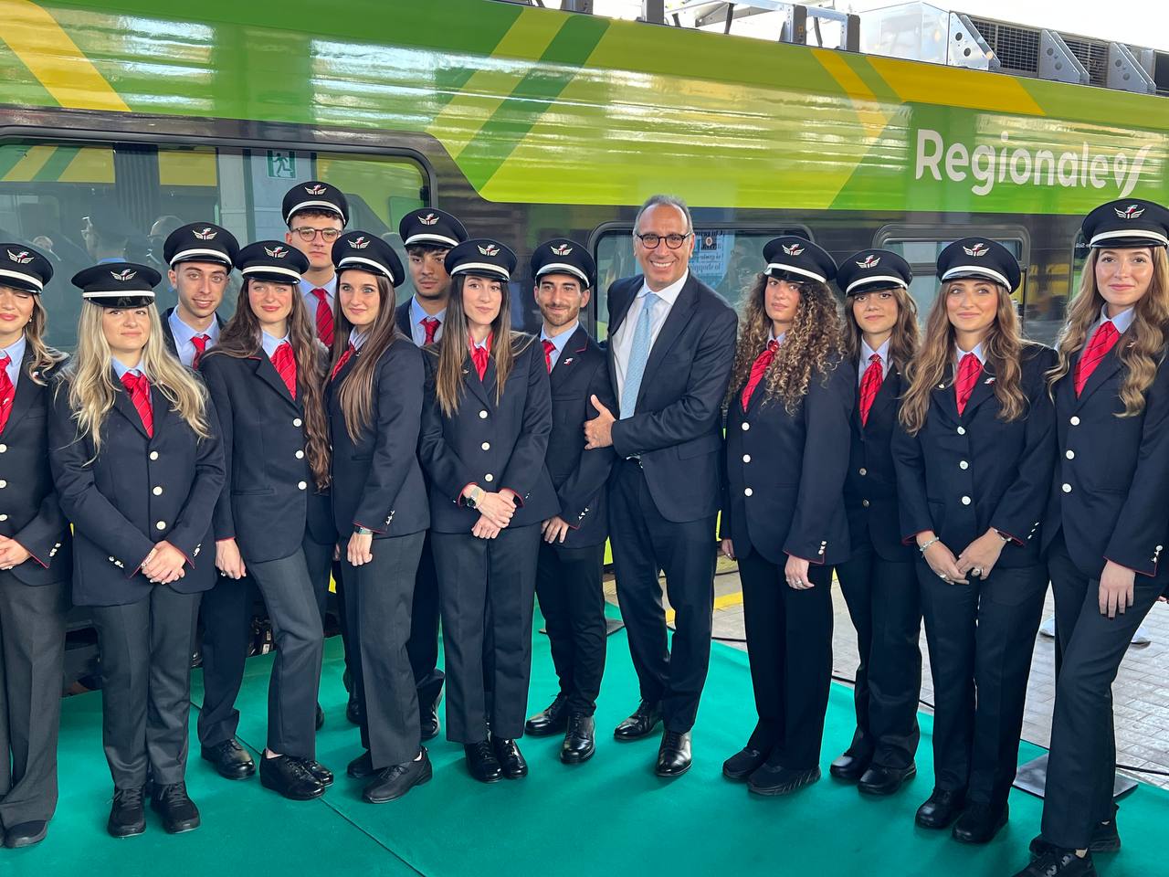 Consegnati da Trenitalia altri due treni elettrici, Aricò: «La Sicilia ha la flotta regionale più numerosa d’Italia»