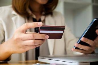 Bonifici istantanei, nuove regole dal 9 ottobre: ecco le 6 frodi bancarie da evitare