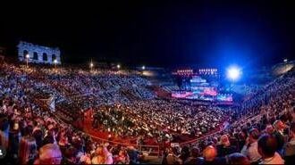 Carlo Conti, l’appello alla pace ai Tim Music Awards: “Questi gli unici droni che ci piacciono”