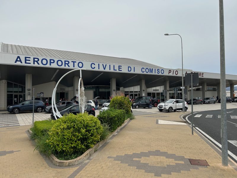 Voli, da novembre tariffe fisse da Comiso per Milano e Roma. Schifani: «Via alla continuità territoriale per i residenti, garantiamo il diritto alla mobilità»