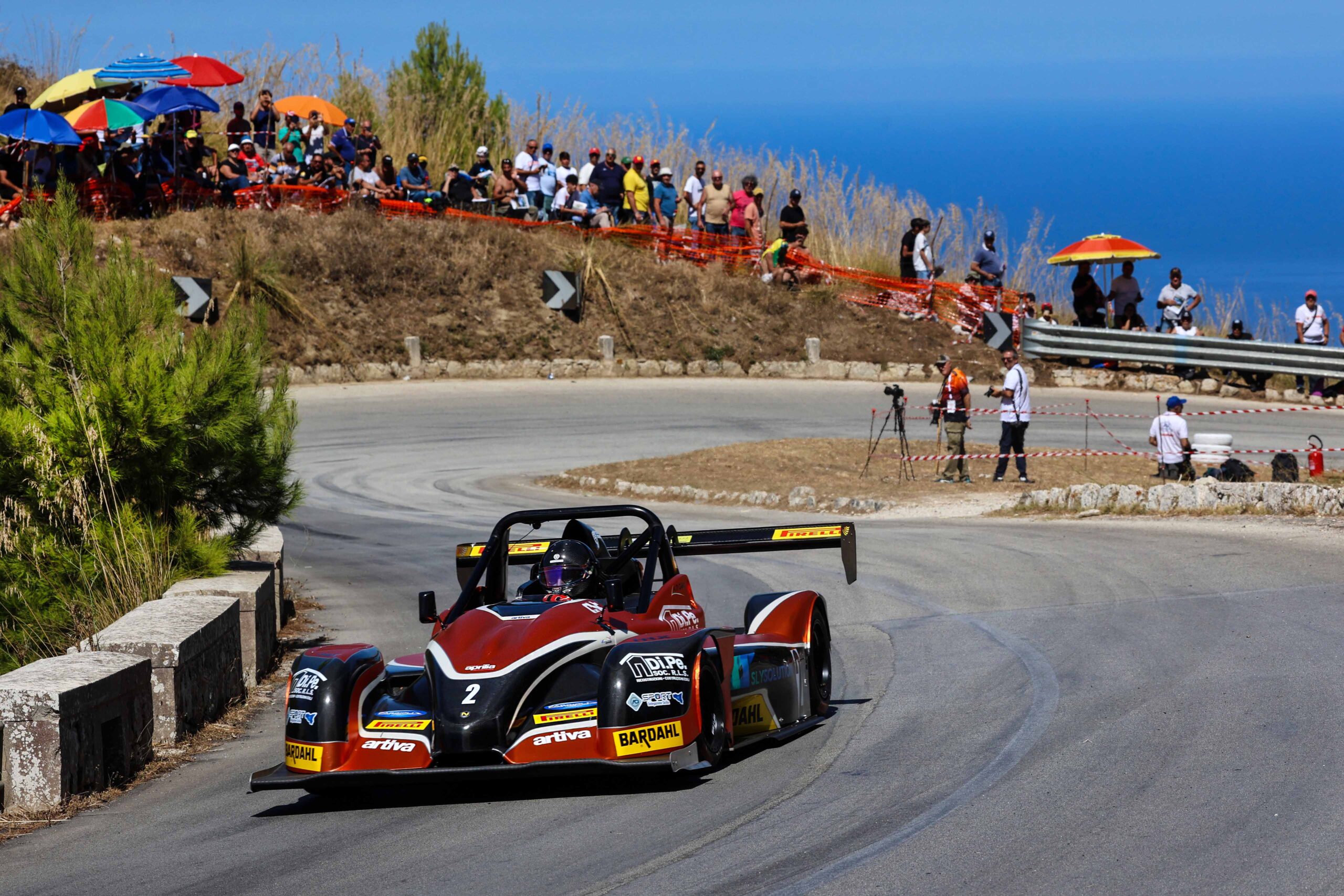 Di Caro brilla alla Monte Erice; con il titolo già in tasca, il portacolori nisseno della CST Sport vince fra le vetture a motore Moto ed è 6° in classifica assoluta.