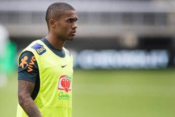 Douglas Costa, mandato d’arresto in Brasile. Il Sydney rescinde contratto