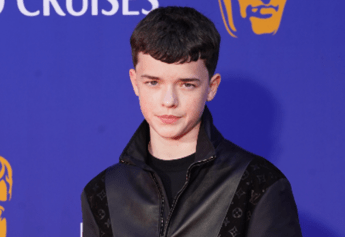 Emmy 2025, Owen Cooper nella storia: a 15 anni è il più giovane vincitore