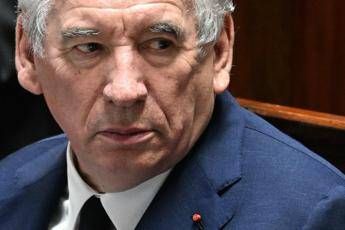 Francia, cade il governo: Bayrou non ottiene fiducia sulla manovra finanziaria