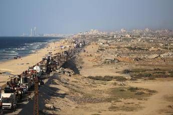 Gaza, raid senza fine sulla Striscia. Smotrich choc: “Sarà una miniera d’oro immobiliare”