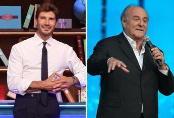Gerry Scotti e Stefano De Martino, l’abbraccio e l’appello: “Fateci finire alle 21.30”