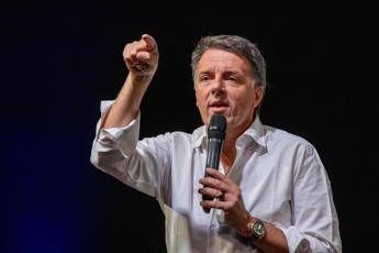 Governo, Renzi a Cernobbio: “Auguri a imprenditori che lo votano, loro è devastante superficialità”