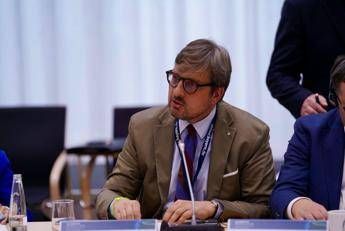 Guidesi (Lombardia) ad Ara: “Ue cambi o si dovranno gestire milioni di disoccupati”