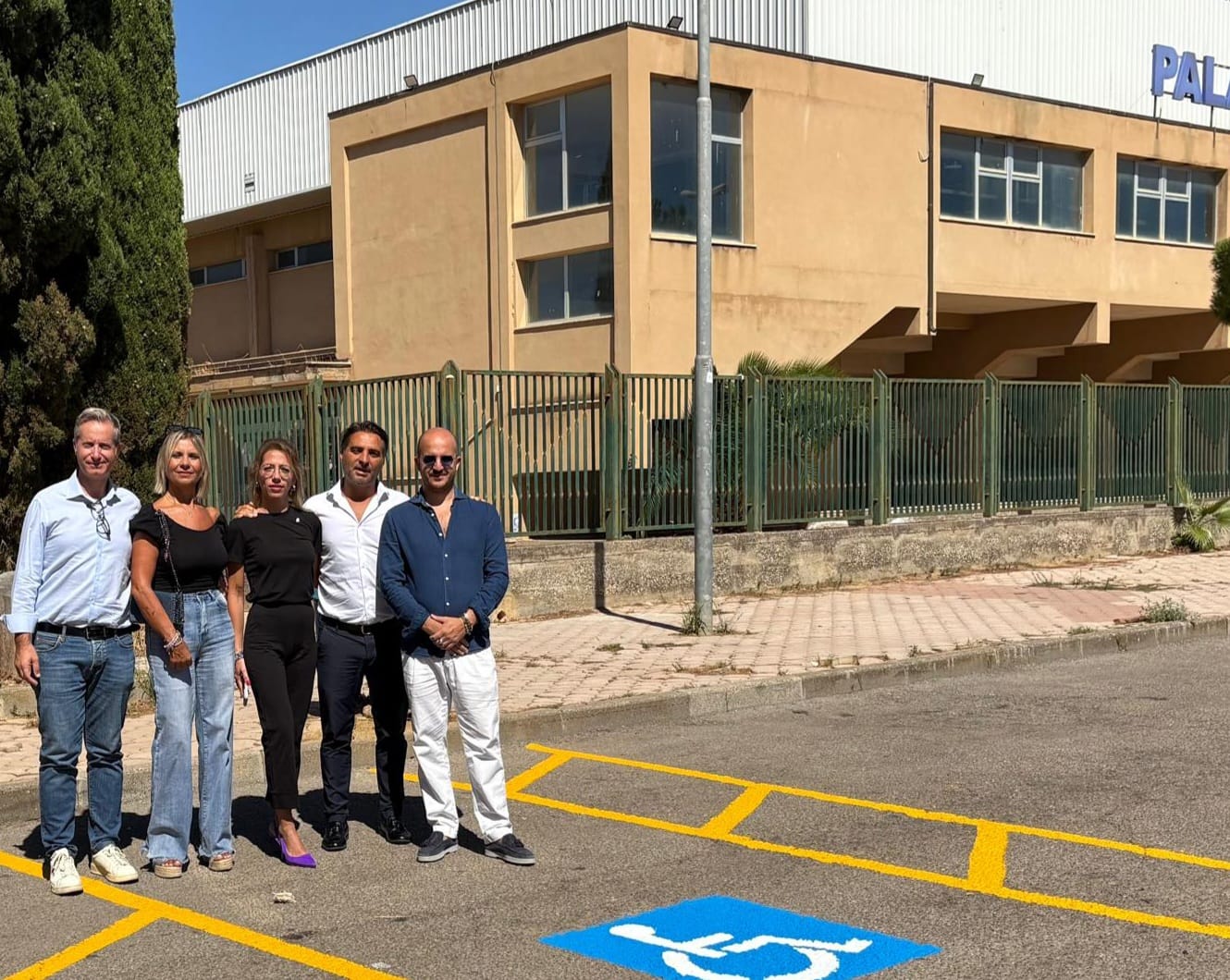 Caltanissetta. Pian del Lago, nuovi stalli per disabili: l’iniziativa di Fratelli d’Italia diventa realtà