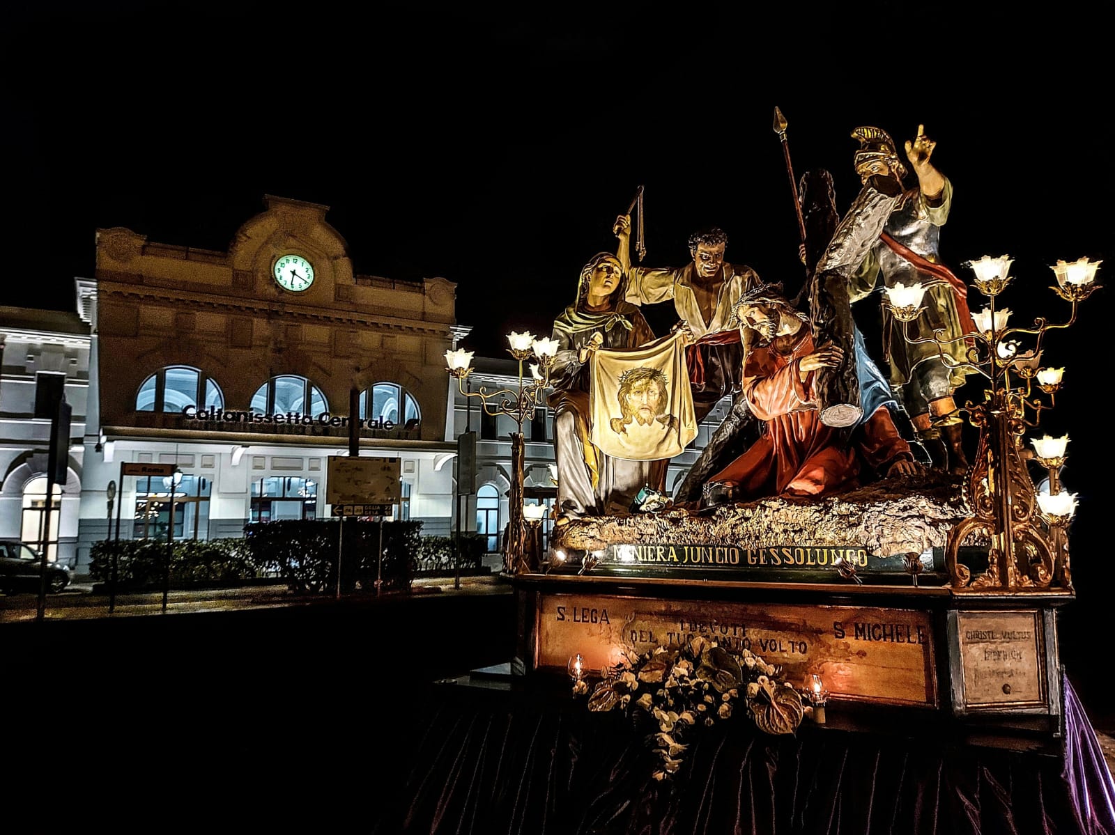 L’evento dell’11 settembre a Caltanissetta: “Note di devozione”. La vara della Veronica a Palazzo Moncada, tra memoria di Gessolungo e la storia della Sacra Lega San Michele