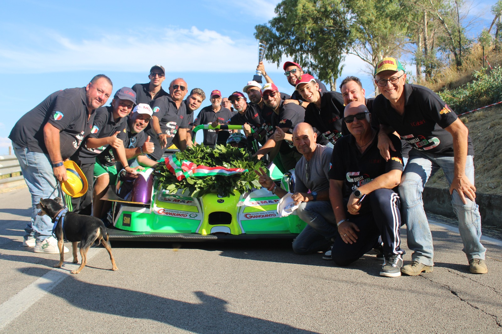 La curva-stadio della Coppa Nissena e il cuore di “Quelli della Nitro”: le “coccole” dei tifosi a tutti i piloti