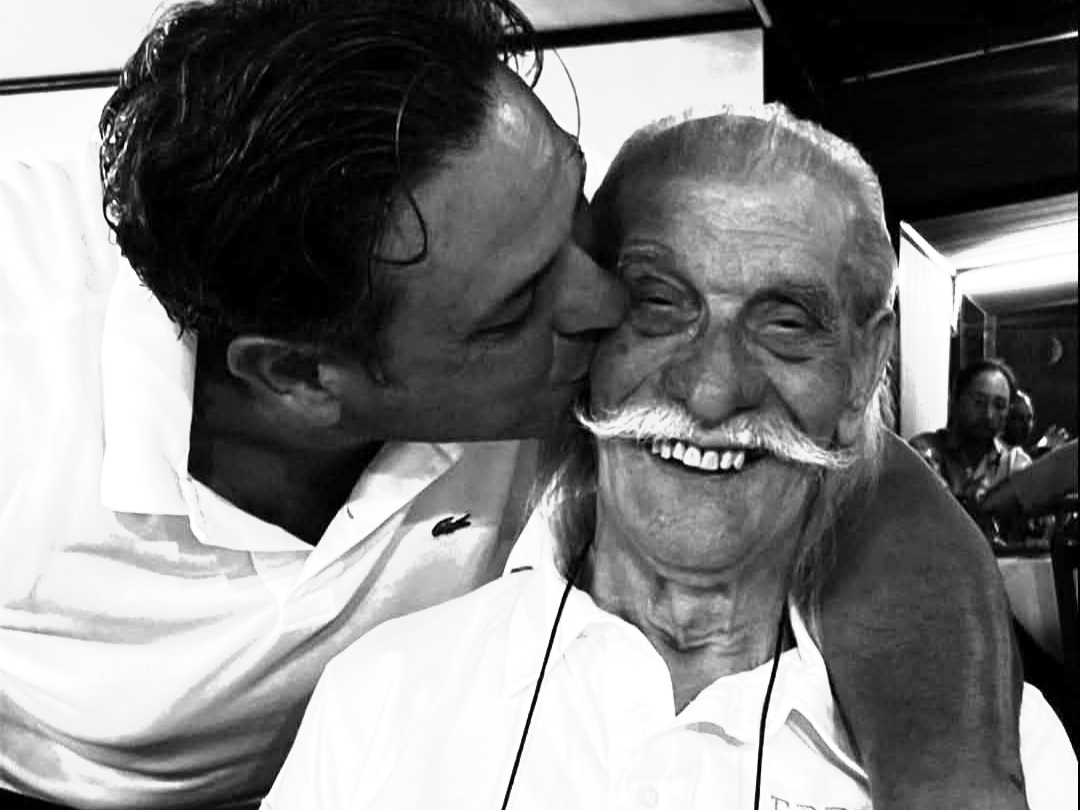 Caltanissetta. Addio ad Alfredo Vincitore detto “Zorro”, ci lascia un uomo dal grande cuore: il mago delle Vespe