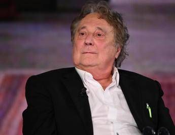 Iacchetti dopo lite con Mizrahi su Gaza insiste: “È bugiardo e ignorante, ripeterei ogni cosa”