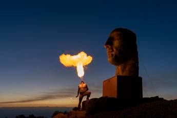 Il Teseo screpolato di Mitoraj non andrà via dall’Etna